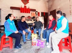 顿时打德律风甘镜华前去查看